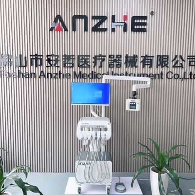 Dụng cụ nha khoa thú cưng chuyên nghiệp để làm sạch, làm trắng, cạo vôi răng và chăm sóc răng miệng cho động vật, bộ điều trị nha khoa thú y